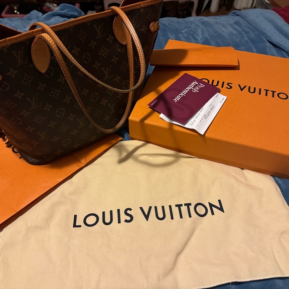 Louis Vuitton Handbags - LV Neverfull MM